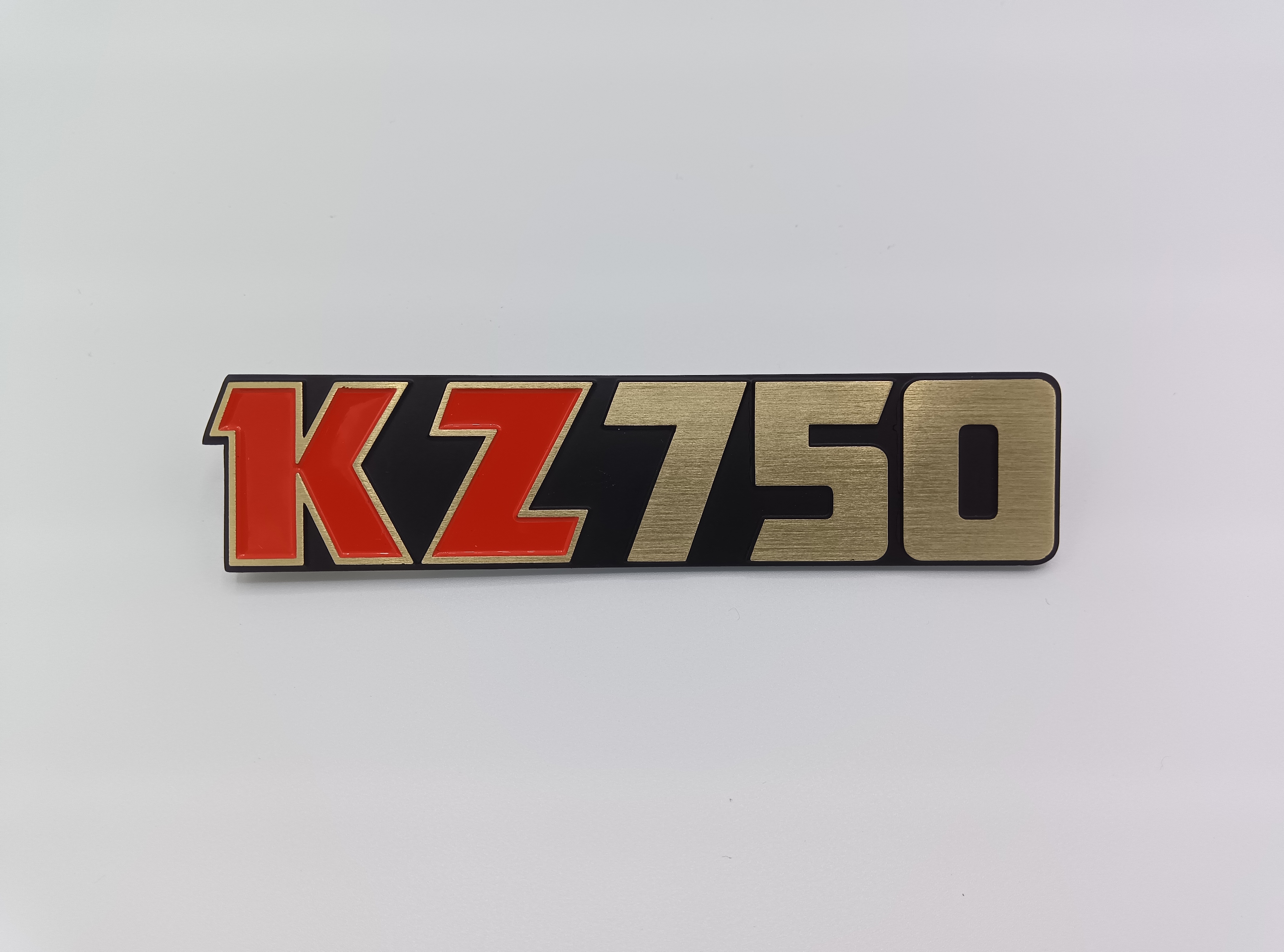1983年 KZ750 SIDE COVER EMBLEM "KZ750"